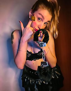 Quality Stockings And Pantyhose Pics And Vids