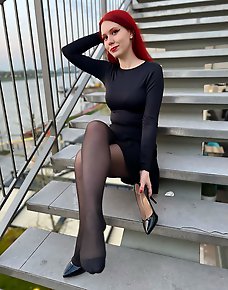 Quality Stockings And Pantyhose Pics And Vids