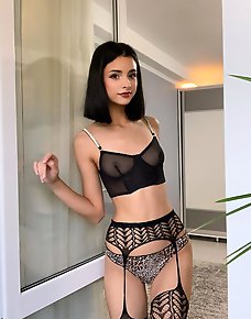 Quality Stockings And Pantyhose Pics And Vids